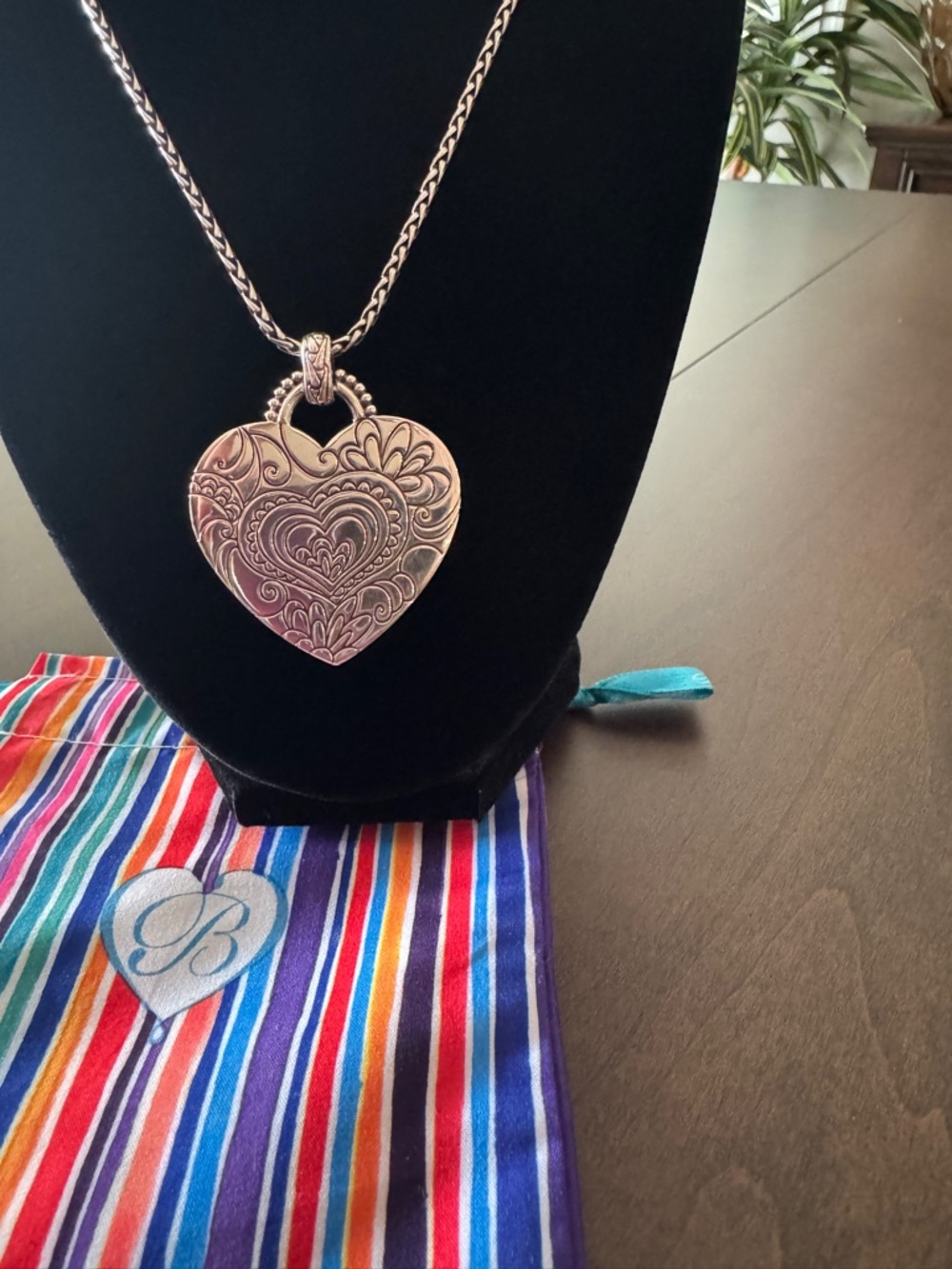 Beautiful Brighton Heart Necklace - Picture 5 of 8